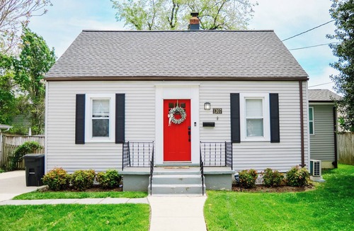 Eastport Cottage | The Red Door Cottage in Eastport - Pet-Friendly!