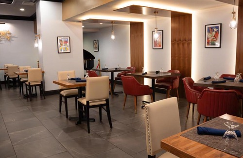 Roslyn Hotel | The Roslyn, Tapestry Collection by Hilton