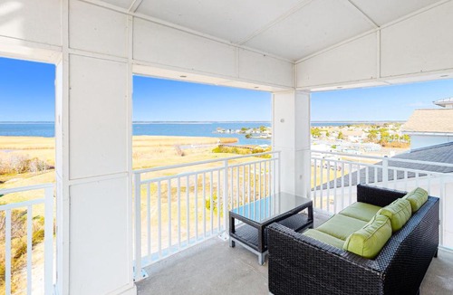 Sandbridge Apartment | The Sanctuary - Beach and Bay Penthouse B428