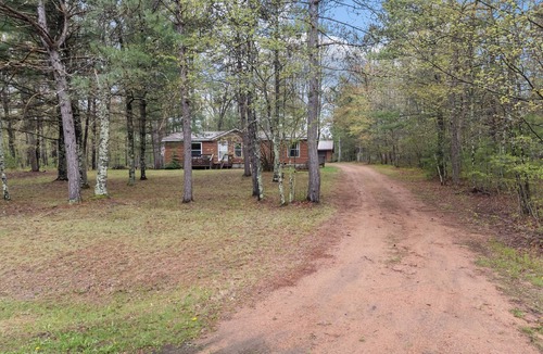 Crivitz Cabin | The Un-Rustic Woods Escape - 3BR, AC, Wi-Fi