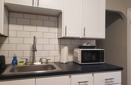 Silver Lake Apartment | The Walk-Up Flat at Silver Lake New Top FL Apt