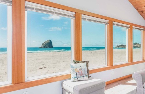 Kiwanda Shores House | The Westerly Oceanfront, beach access, Pets OK!