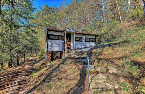 Ligonier Cabin | The Woodsman's Cottage at Cliffwood Colony