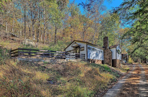 Ligonier Cabin | The Woodsman's Cottage at Cliffwood Colony