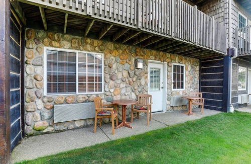 Peoria Hotel | Theme Suite w Kitchenette & Dry Bar! Stoney Creek Peoria | 2 Units