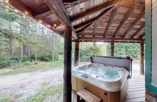 Mount Holly Apartment | Three-level dog-friendly getaway with a private hot tub, fireplace, & W/D