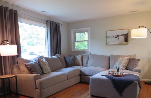 Three Oaks House | Three Oaks Cottage with private fire pit, outdoor seating, & grill!