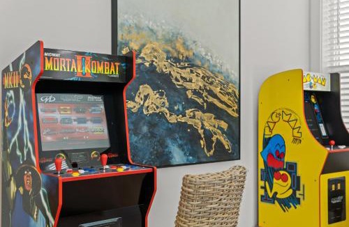 Oakville House | Tidal Time Estate With Game Room And Lsv