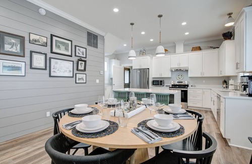 Aberdeen House | Tide & Timber-serene gateway to beaches, rainforests, rivers & fun