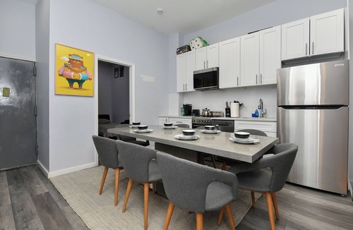 Garment District Apartment | Times Square Stylish 5-Bedroom, 3-Bath Chic Duplex Apartment
