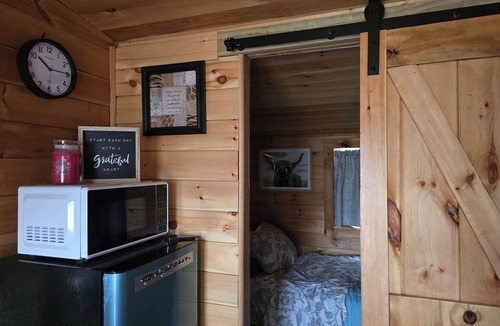 Swanzey Cottage | Tiny house on the Ashuelot river family and pet friendly