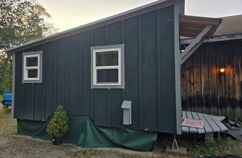 Swanzey Cottage | Tiny house on the Ashuelot river family and pet friendly
