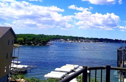 West Okoboji Condo | Top Floor Okoboji Lakefront 4 Bdrm Bridges Bay Condo & Waterpark Passes