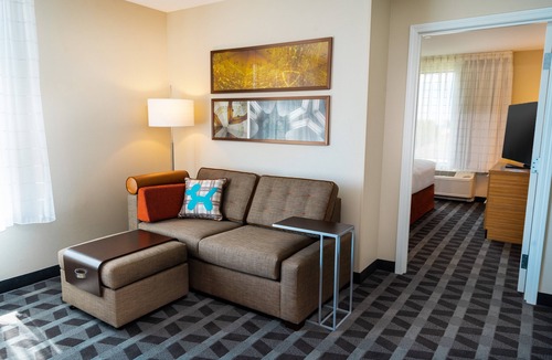 Lake Forest Hotel | TownePlace Suites by Marriott Irvine Lake Forest