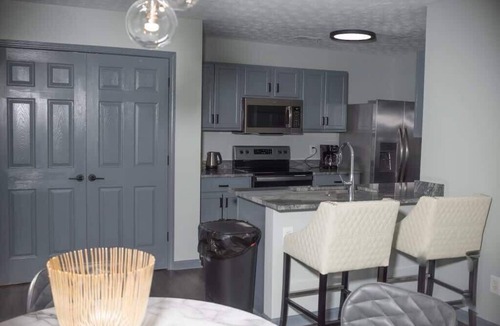 Belmont House | Townhome 5 beds 20 mins to Atlanta Large group % %