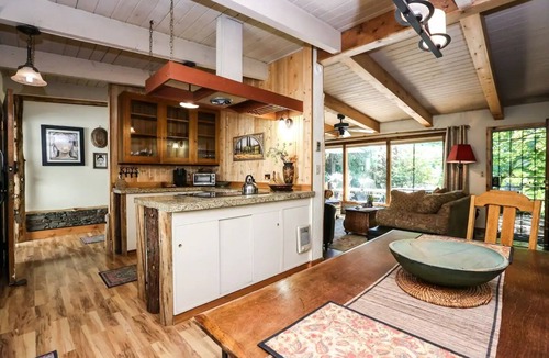 Springfield House | TrackTown 3BR 3 Miles to Hayward Field & Autzen Stadium