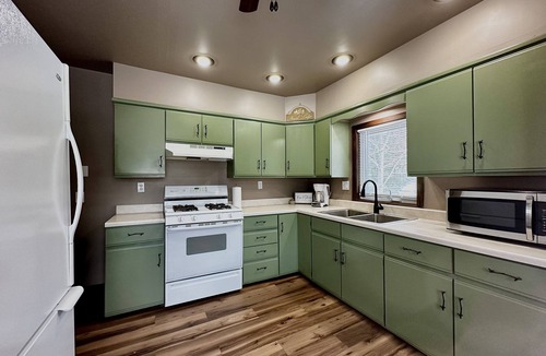 Crivitz House | Trails+R&R+H2O Falls+One Hour From Lambeau!