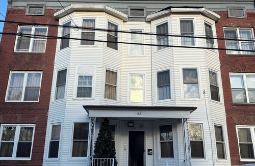 The Hill Apartment | Tranquil 3-bedroom apartment with AC in lovely New Haven Apt.# 2