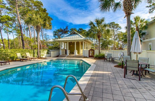 Greenway Park House | Tranquil getaway with pool & 4 free bikes near beach & golf - snowbird-friendly