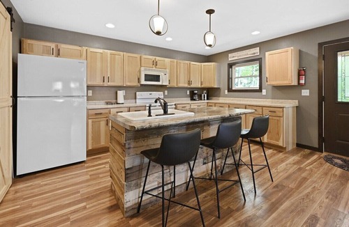 Eagle River House | Tranquil Lakefront Oasis - Fire Pit, Fishing, BBQ