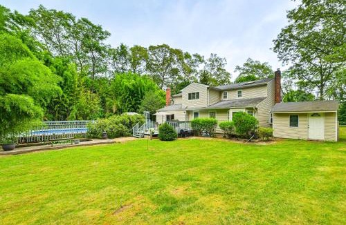 Hauppauge House | Tranquil & Pet-Friendly Estate on Long Island!