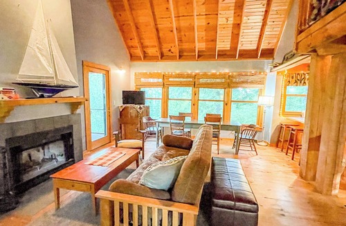 Herbster Cabin | Tranquility & Adventure Await at the River's Edge