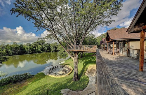Center Point Cabin | Treetop River Cabins