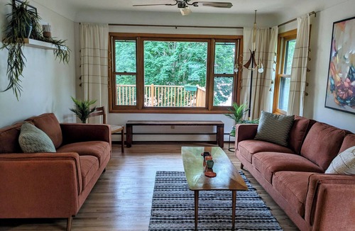 Willmar Cabin | Trendy 4-bedroom cabin, comfortable and spacious, with kid friendly beach