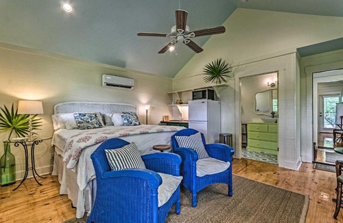 Seagrove Beach Apartment | Tropical Studio: 1/4 Mi to Public Beach Access!