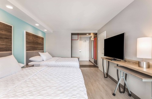 Madison Hotel | Tru by Hilton Madison West, WI