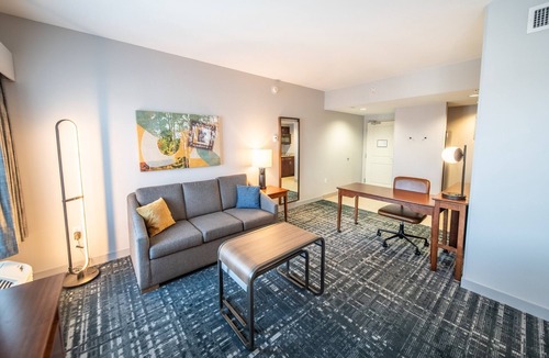 Kutzky Park Hotel | Two 1BR Suites w/Kitchens, Pool & Breakfast | 2 mi to Mayo Clinic