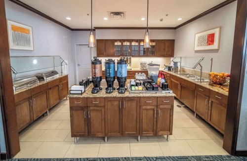 Kutzky Park Hotel | Two 1BR Suites w/Kitchens, Pool & Breakfast | 2 mi to Mayo Clinic
