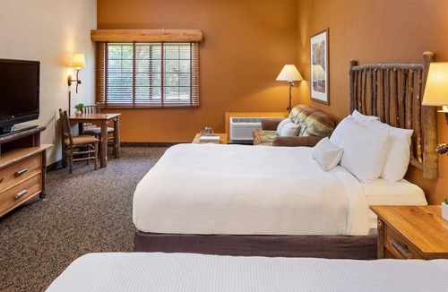 Rothschild Hotel | Two Queen Studio With Access to Pool, Hot Tub, and Gym