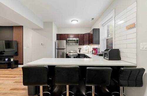 Heart of Chicago Apartment | Two Spacious Chicago Apartments for Group Getaway