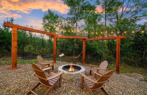 Broken Bow Ski Chalet | Under the Stars - Secluded, Hot Tub, Firepit, Games