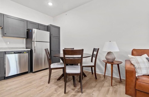 Neenah Apartment | Unit 23 at Fox Flats (1 Bed/Garage/Washer & Dryer)