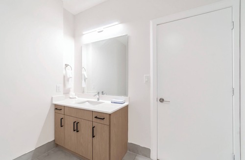 Rouge Apartment | Unit 7 - Modern Fully Furnished 2 Bedroom Apartment