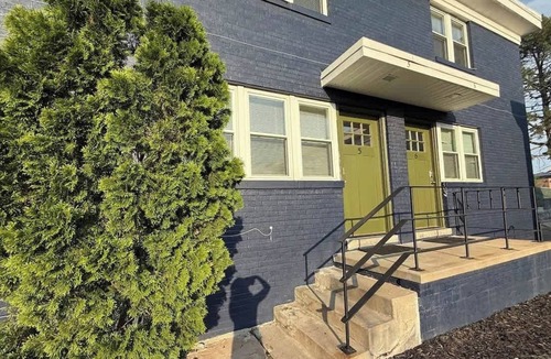 Joslyn Castle Apartment | UNMC Nearby, Explore Trendy Midtown Spots