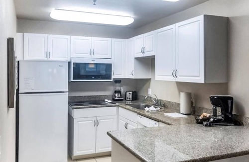 Capistrano Beach Resort | Unwind and Reconnect! 3 Relaxing Rooms | Pool
