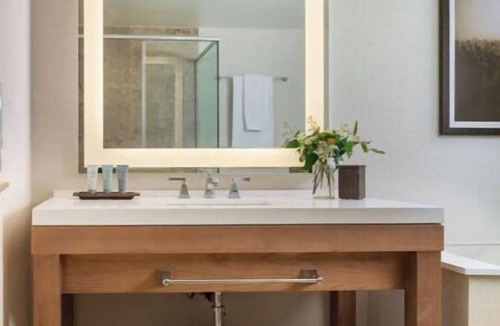 Braselton Hotel | Unwind in Top Area Accommodations Perfect for Spa Days or Golf Retreat l 4 Rooms