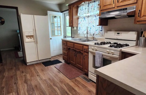 Macon House | Unwind on Vine
