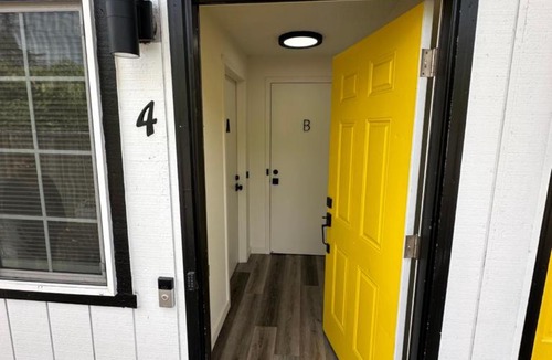Friendly Apartment | UO, Autzen Stadium, Matthew Knight Arena, Amazon Park #4