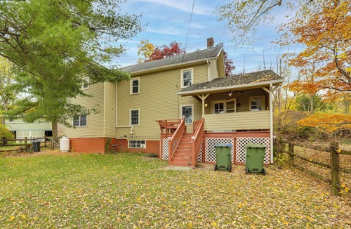 Bloomsbury Cottage | Updated Getaway w/Sauna & Yard in Bloomsbury!