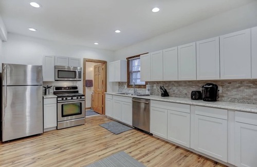 Champaign House | Updated Large House on Green Street Near Campus