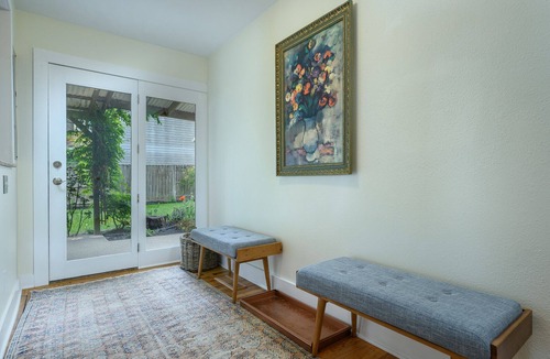 Carlton House | Updated & Rustic 1912 Carlton Farmhouse - in Town!