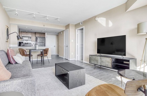 Court House Apartment | Upscale Clarendon 1BR w/Gym, W/D & Doorman, walk to Metro, by Blueground