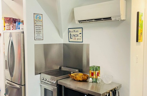 Columbus House | Upscale Parkside Living: Modern 1 bed & bath with All Utilities included
