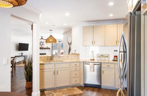 Table Rock House | Upscale Step-Free Branson Getaway: Resort Perks!