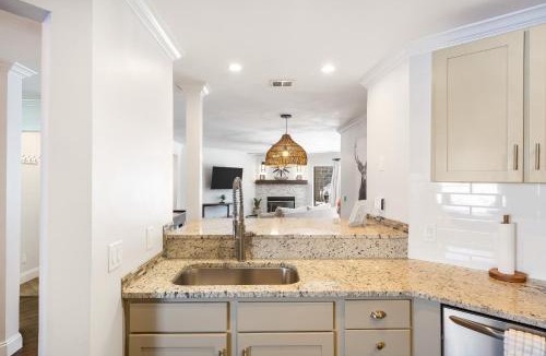 Table Rock House | Upscale Step-Free Branson Getaway: Resort Perks!