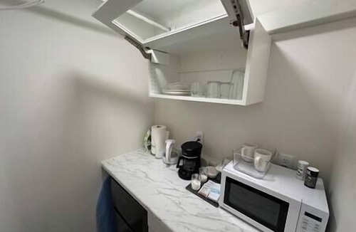 College Hill Apartment | Upstairs, Studio w/King Bed, AC and heat.